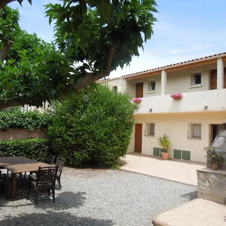 Le Clos Des Arbousiers Holiday home *