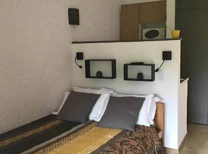 Le Clos Des Arbousiers