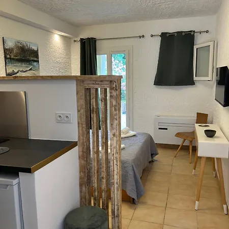 Holiday home Le Clos Des Arbousiers
