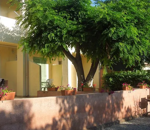 Le Clos Des Arbousiers Linguizzetta